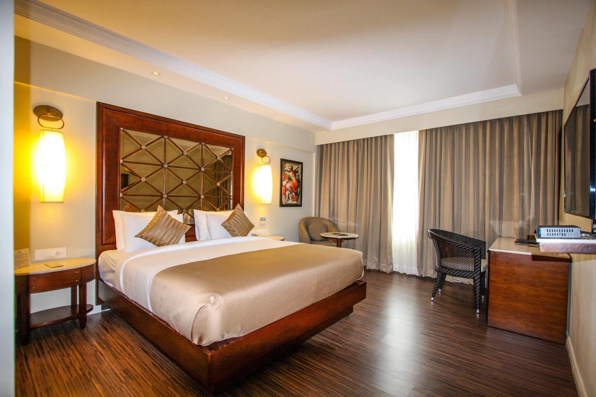 The Legends Hotel 3*
